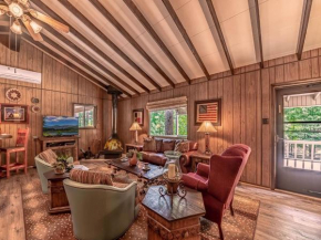 Innjoy, 2 Bedrooms, Pet Friendly, WiFi, Wood Fireplace, Sleeps 4
